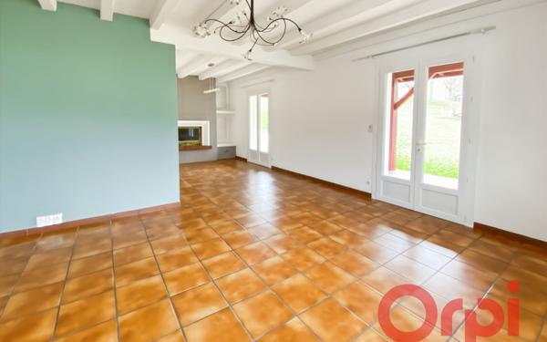 Maison à louer    5 pièces • 133,66 m2 Espelette