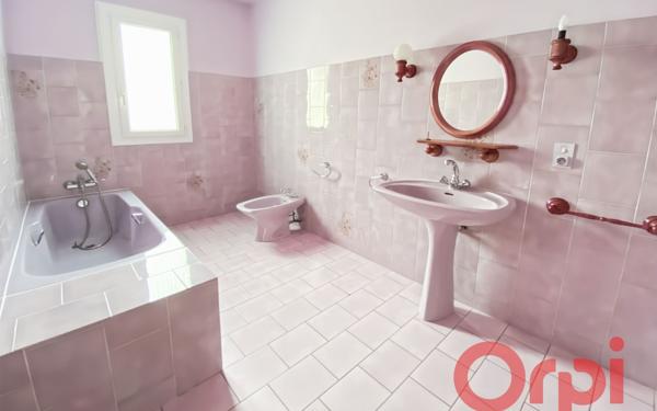 Maison à louer    5 pièces • 133,66 m2 Espelette