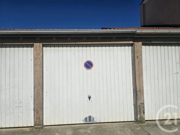 Parking à vendre  15 m 2   ST MAUR DES FOSSES  - 94