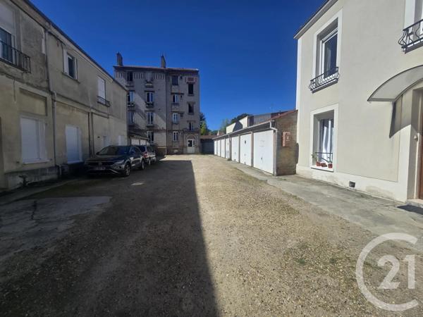 Parking à vendre  15 m 2   ST MAUR DES FOSSES  - 94