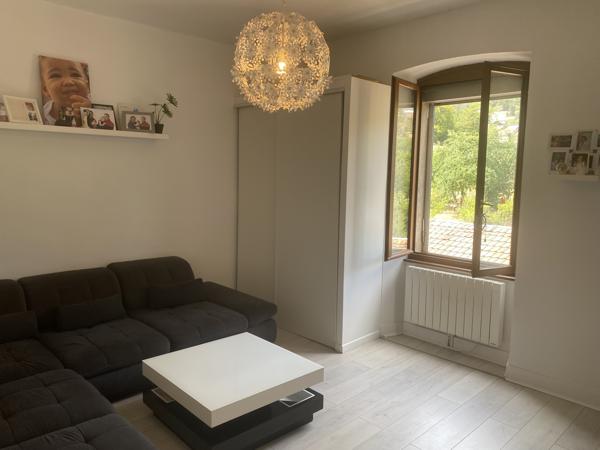 Appartement
         3 pièces
        - 76 m² Exclusivité 95 000 € *
