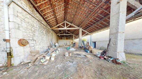 Maison à vendre    4 pièces •  Ruoms