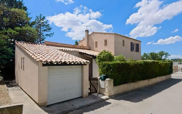 Maison à vendre    6 pièces •  Bouc-Bel-Air