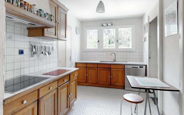 Maison à vendre    6 pièces •  Bouc-Bel-Air