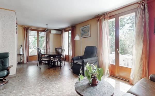 Maison à vendre    6 pièces •  Bouc-Bel-Air