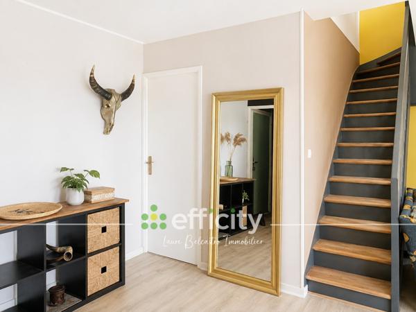 Appartement
         4 pièces
        - 115 m² 245 000 € *