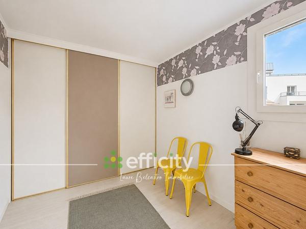 Appartement
         4 pièces
        - 115 m² 245 000 € *