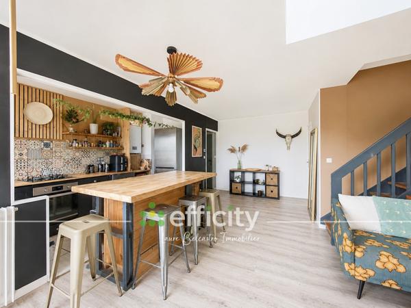 Appartement
         4 pièces
        - 115 m² 245 000 € *