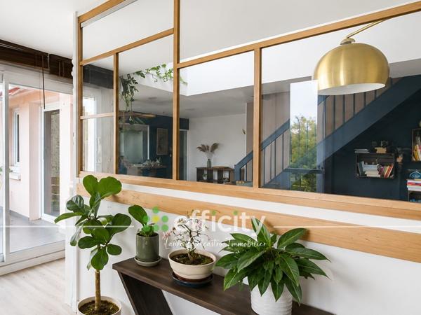 Appartement
         4 pièces
        - 115 m² 245 000 € *