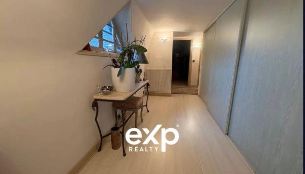 Propriété atypique de 403 m²