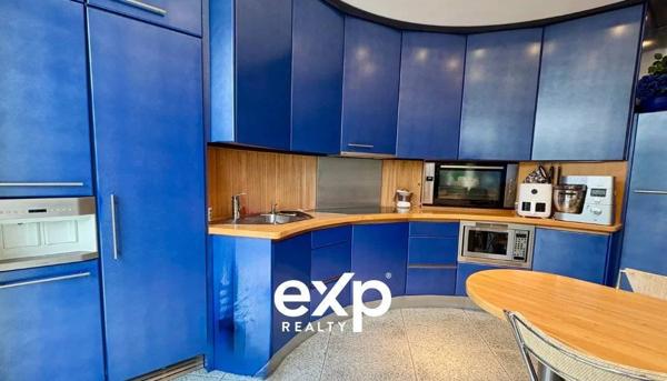 Propriété atypique de 403 m²