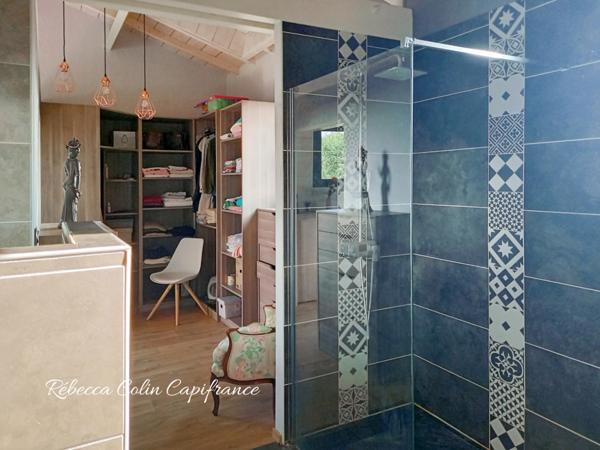 Villa contemporaine de 184 m² entièrement rénovée à BOULAZAC (24)