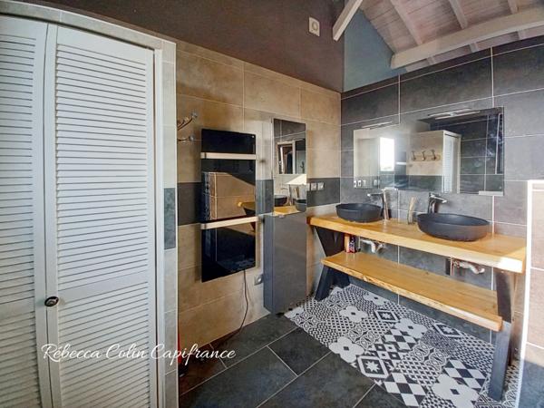 Villa contemporaine de 184 m² entièrement rénovée à BOULAZAC (24)