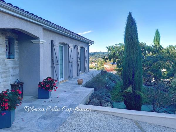 Villa contemporaine de 184 m² entièrement rénovée à BOULAZAC (24)