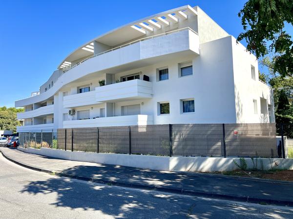 13013 - Saint Jérôme / Saint Mitre - Appartement 2 pièces 41m2, terrasse et parking.