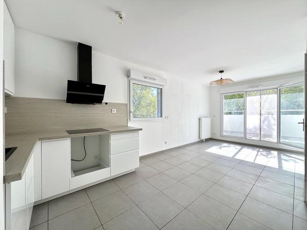 13013 - Saint Jérôme / Saint Mitre - Appartement 2 pièces 41m2, terrasse et parking.