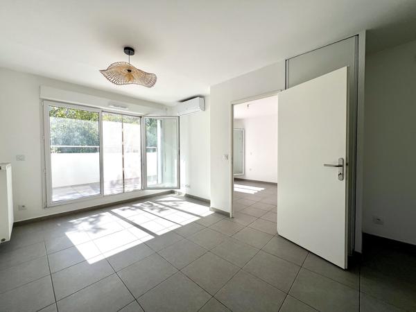 13013 - Saint Jérôme / Saint Mitre - Appartement 2 pièces 41m2, terrasse et parking.