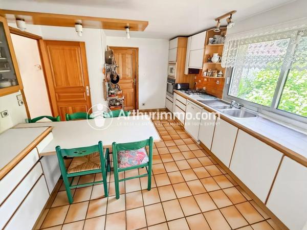 Vente                                                      Maison
                        
                     8 pièces                      172 m2                     à Ris-Orangis