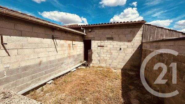 Maison à vendre  4 pièces - 75 m 2   ANGOULEME  - 16