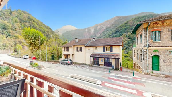 Saint-Sauveur-sur-Tinée (06420) Appartement 4 pièces, séjour 30 m² et 2 balcons