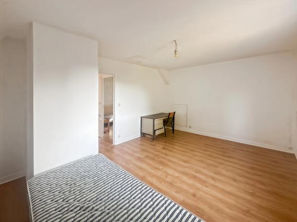 SOUPPES SUR LOING centre ville - Maison P5 de 122 m² - Terrain de 988 m²
