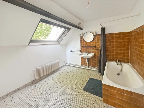 SOUPPES SUR LOING centre ville - Maison P5 de 122 m² - Terrain de 988 m²