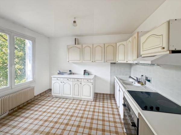 SOUPPES SUR LOING centre ville - Maison P5 de 122 m² - Terrain de 988 m²