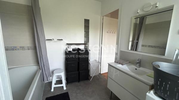 Chambre privative et espaces communs à partager Maison de ville centre Yssingeaux