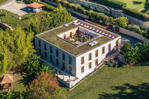 Villa d'architecte de 365m² avec piscine et spa