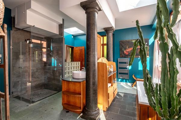 Villa d'architecte de 365m² avec piscine et spa