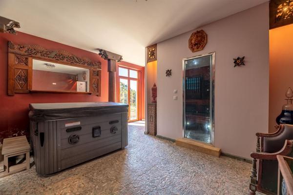 Villa d'architecte de 365m² avec piscine et spa