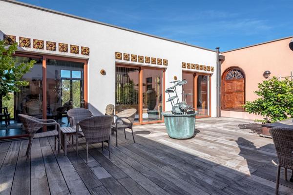 Villa d'architecte de 365m² avec piscine et spa