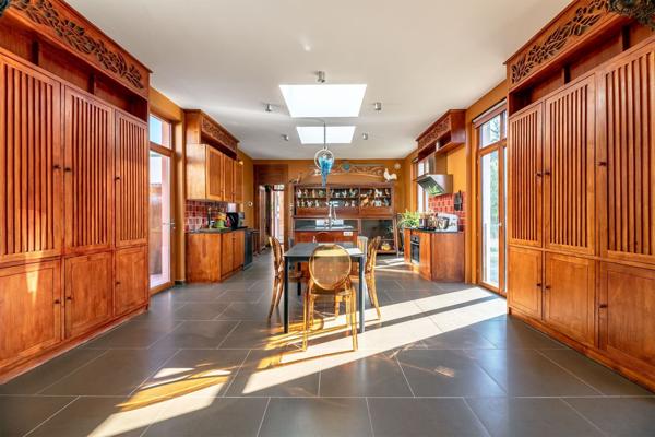 Villa d'architecte de 365m² avec piscine et spa