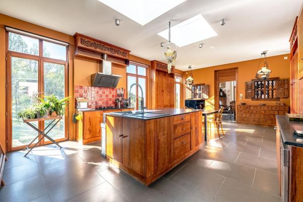 Villa d'architecte de 365m² avec piscine et spa