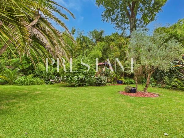 Maison avec piscine à Anglet Saint-Jean – Terrain plein sud 1100 m², dépendance, fort potentiel d’agrandissement, ANGLET