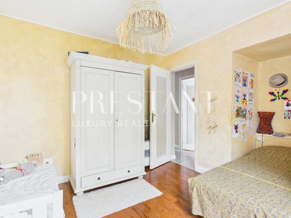 Maison avec piscine à Anglet Saint-Jean – Terrain plein sud 1100 m², dépendance, fort potentiel d’agrandissement, ANGLET