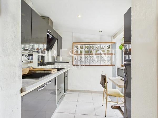 Maison avec piscine à Anglet Saint-Jean – Terrain plein sud 1100 m², dépendance, fort potentiel d’agrandissement, ANGLET