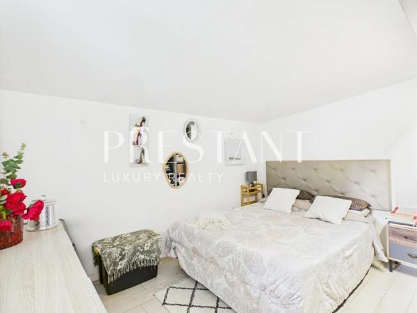 Maison avec piscine à Anglet Saint-Jean – Terrain plein sud 1100 m², dépendance, fort potentiel d’agrandissement, ANGLET