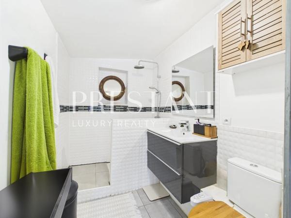 Maison avec piscine à Anglet Saint-Jean – Terrain plein sud 1100 m², dépendance, fort potentiel d’agrandissement, ANGLET