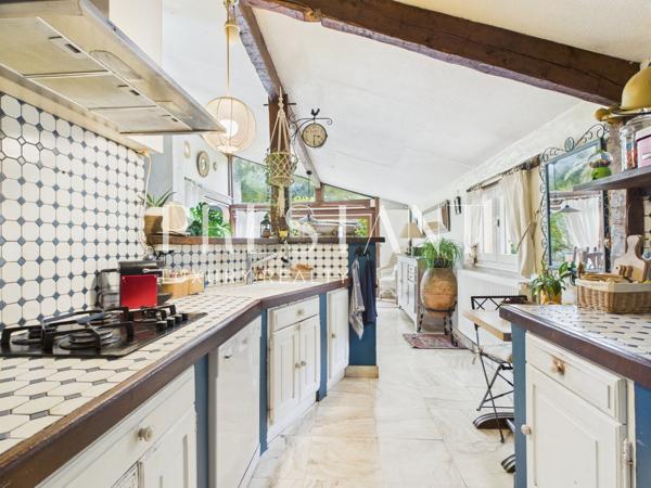 Maison avec piscine à Anglet Saint-Jean – Terrain plein sud 1100 m², dépendance, fort potentiel d’agrandissement, ANGLET
