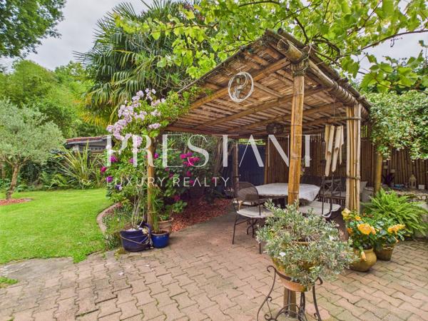 Maison avec piscine à Anglet Saint-Jean – Terrain plein sud 1100 m², dépendance, fort potentiel d’agrandissement, ANGLET