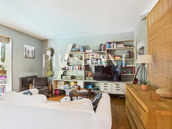 Maison avec piscine à Anglet Saint-Jean – Terrain plein sud 1100 m², dépendance, fort potentiel d’agrandissement, ANGLET