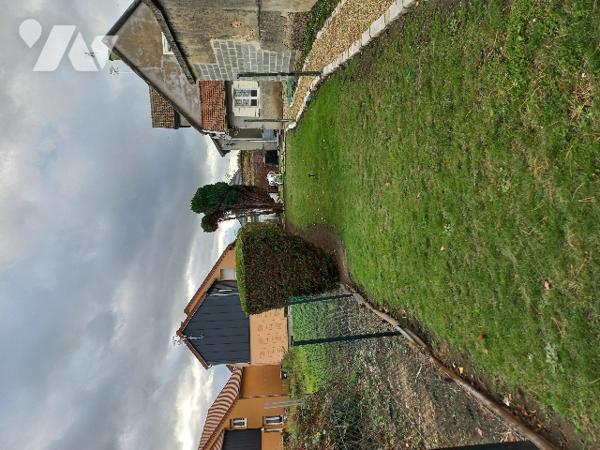 Une maison à usage d'habitation.