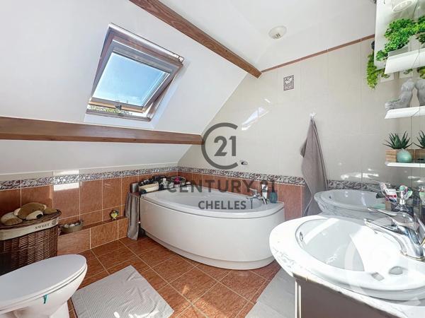 Maison à vendre  7 pièces - 148 m 2   CHELLES  - 77