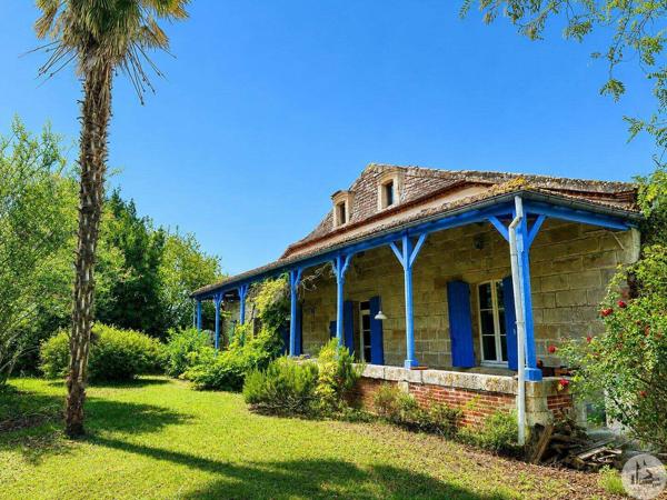 Ensemble immobilier en pierre avec piscine!!!!