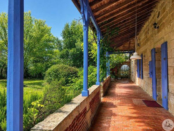 Ensemble immobilier en pierre avec piscine!!!!