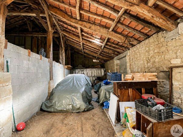 Ensemble immobilier en pierre avec piscine!!!!