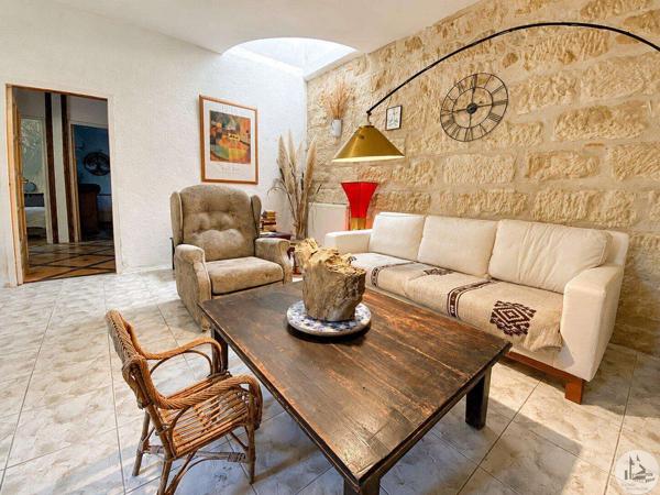 Ensemble immobilier en pierre avec piscine!!!!