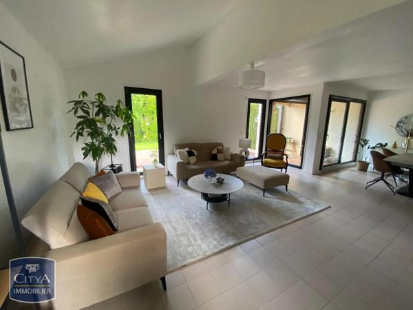 Appartement à louer 4 pièces 124.92m² Prévessin-Moëns (01280)