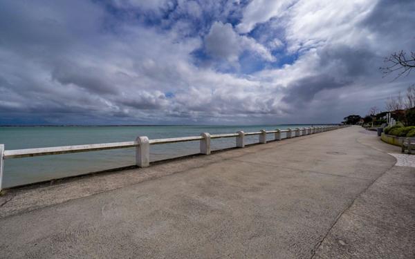 Maison à vendre    5 pièces •  Saint-Trojan-les-Bains